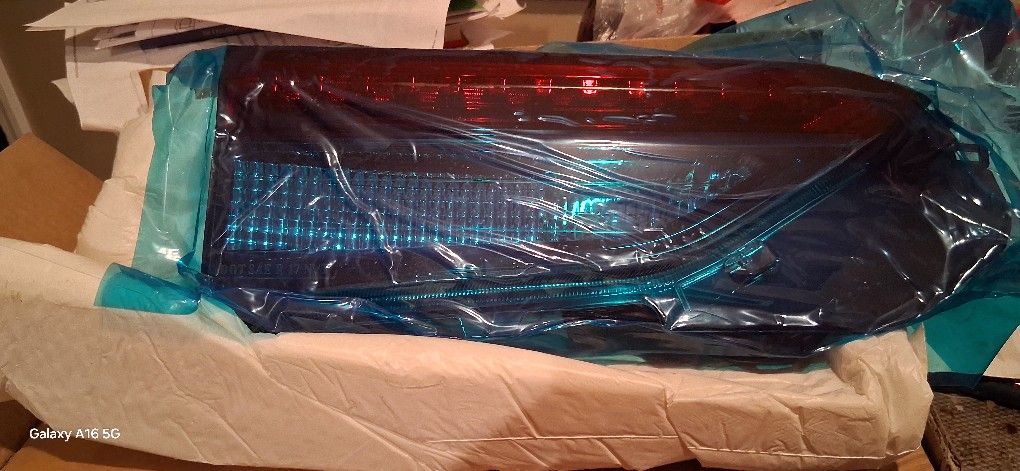 2019 2020 2021 Toyota RAV4 TAIL LAMP (Left INNER)