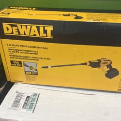 DEWALT 20V MAX 550 PSI 1.0 GPM Cold Water Cordless Electric Power Cleaner with 4 Nozzles (Tool Only)