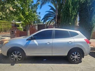Nissan Rogue Silver SUV