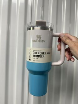 Stanley Adventure Quencher H2.0 in Pool Blue/Pink Ombré. New in Box