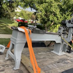 turning wood  machine..