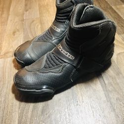 Motorcycle boots