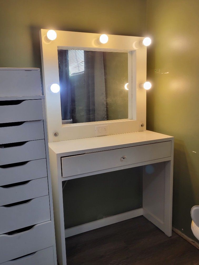 Makeup Vanity