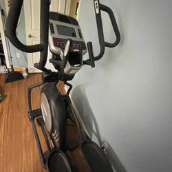 Sole E35 Elliptical Cross Trainer ; (Eliptical)