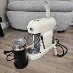 Nespresso Maestria DeLonghi Crema Coffee Maker + Separate Milk Frother