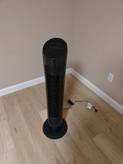 OmniBreeze tower fan with remote