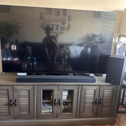 Samsung  65" 8K QLED Smart Tv, Sound Bar & Subwoofer 