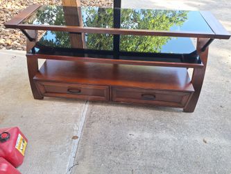 Tv stand/entertainment center