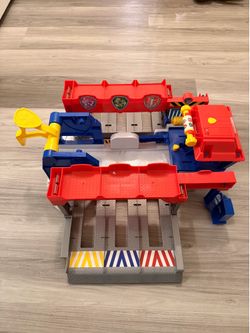 Paw Patrol Lookout Tower / Adventure Bay Playset – Great Condition!
