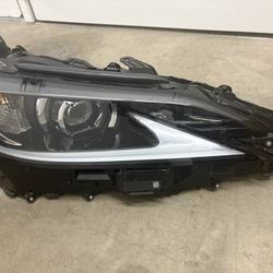 2023 Lexus ES 300 Right headlamp  One Beam 