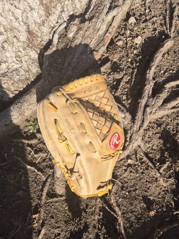 RAWLINGS "LEFTHANDED,," THROWER BASEBALL GLOVE. "FIRM PRICE" LOCATED IN GLENDORA