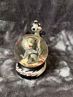WARNER BROS SNOWGLOBE Pepe Le Pew