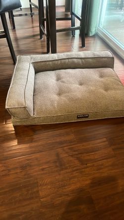Lrg. Dog Bed 24 x 32 L. Hardly used