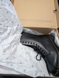 Doc Marten 1490 10-Eye BLACK