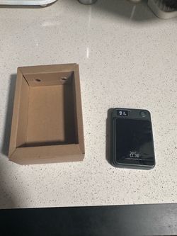 Magnetic fast charging power bank