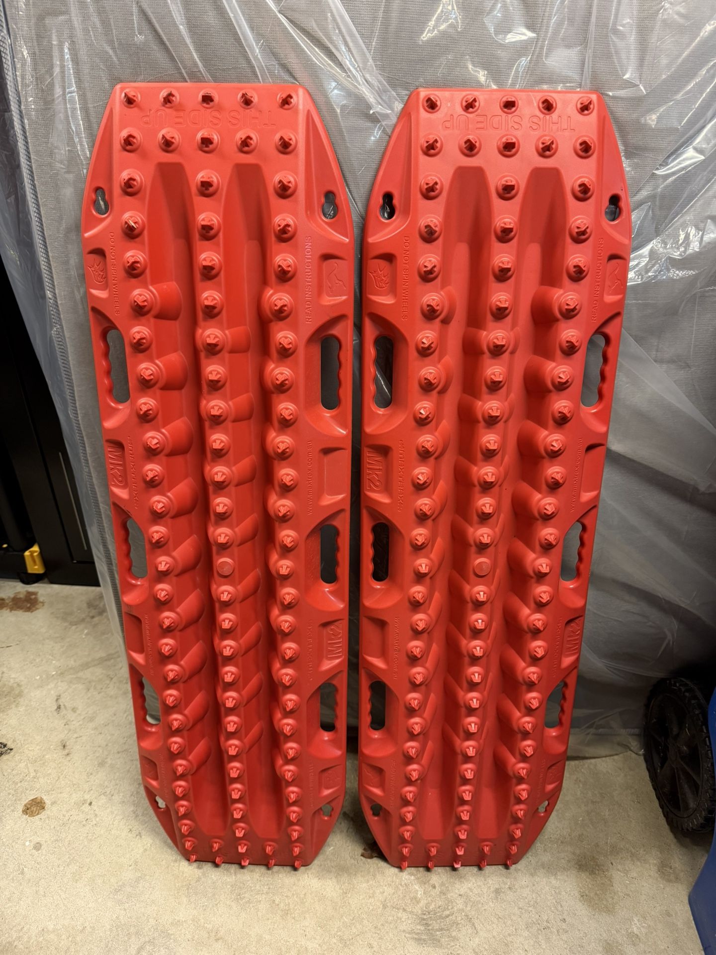 MAXTRAXX MKII Red Traction Boards and Mount