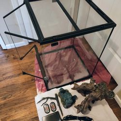 Reptile Critter Cage With Extras