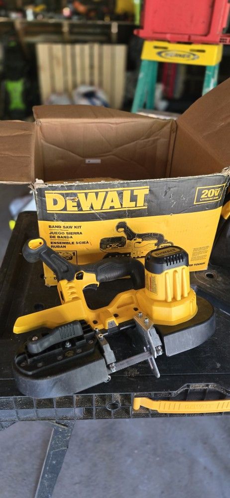 Dewalt 20V MAX BANDSAW