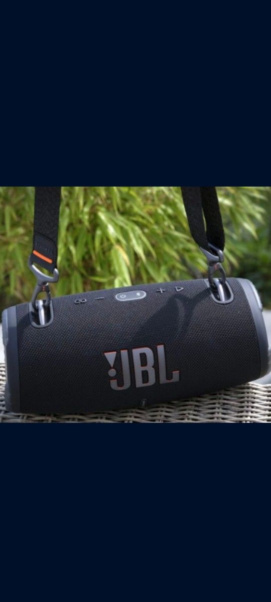 Jbl Speaker Xtreme 3 Bluetooth, Charger, Great Quality Sounds, No Issues, Working Great, Like New