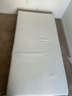 Free Twin size mattress memory foam