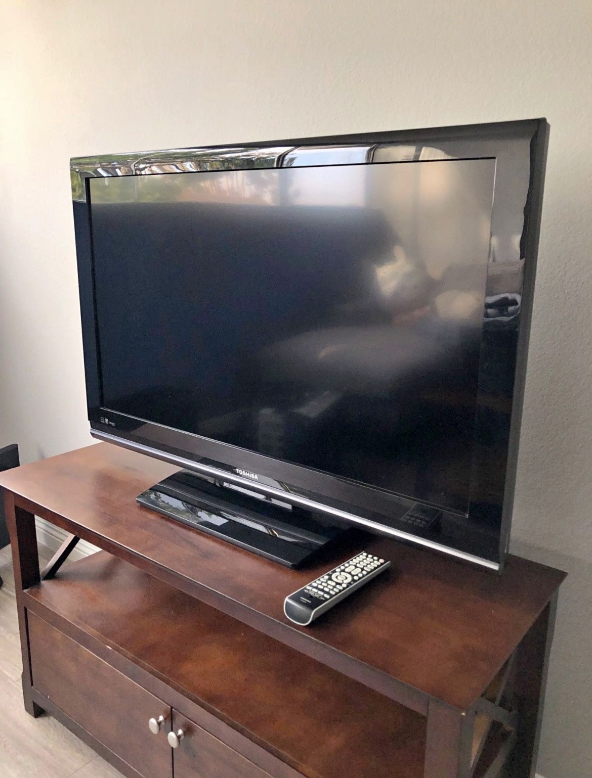 Toshiba 40 inch LCD 1080p HDTV