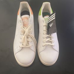 Miss piggy And Kermit Adidas Size 11