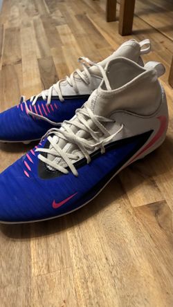 8.5 men’s Nike football cleats PREOWNED