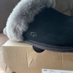 UGG SCUFFETTE ll Slippers Size 8