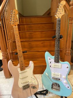 Squier Classic Vibe FSR Jazzmaster and Classic Vibe Stratocaster (Mint)