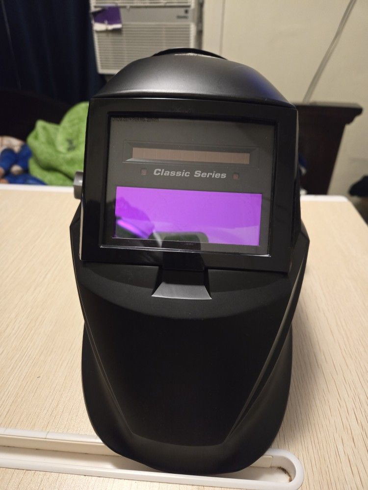 Miller Classic Series Auto Darkening Welding Helmet 251292