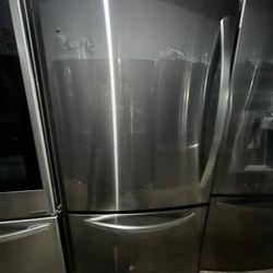 Bottom Freezer Refrigerator 33"wide 
