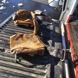 Twin Pouch Carpenter