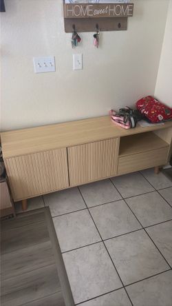 Tv stand