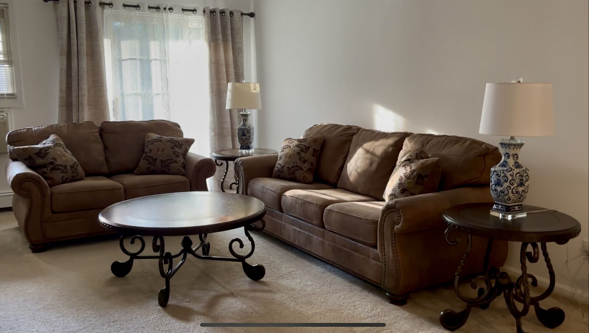 Living Room Set — 5 Piece — Must go
