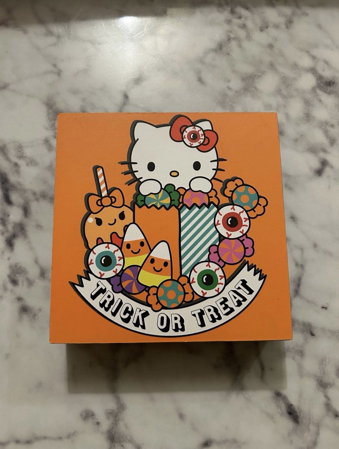 hello kitty halloween wooden decor ✨ PICK UP IN GRANADA HILLS