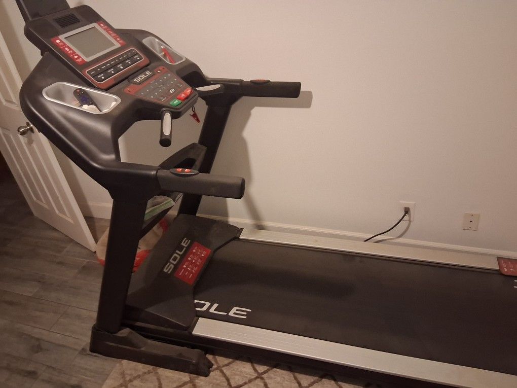 Sole F80 Treadmill