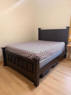 Solid Wood Queen Bed Frame – Rich Walnut Finish
