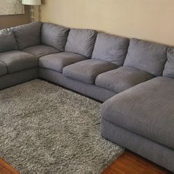 Gray Sectional (Jerome's Furniture) 