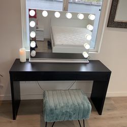 Makeup Vanity Mirror With Lamps And Chair Set