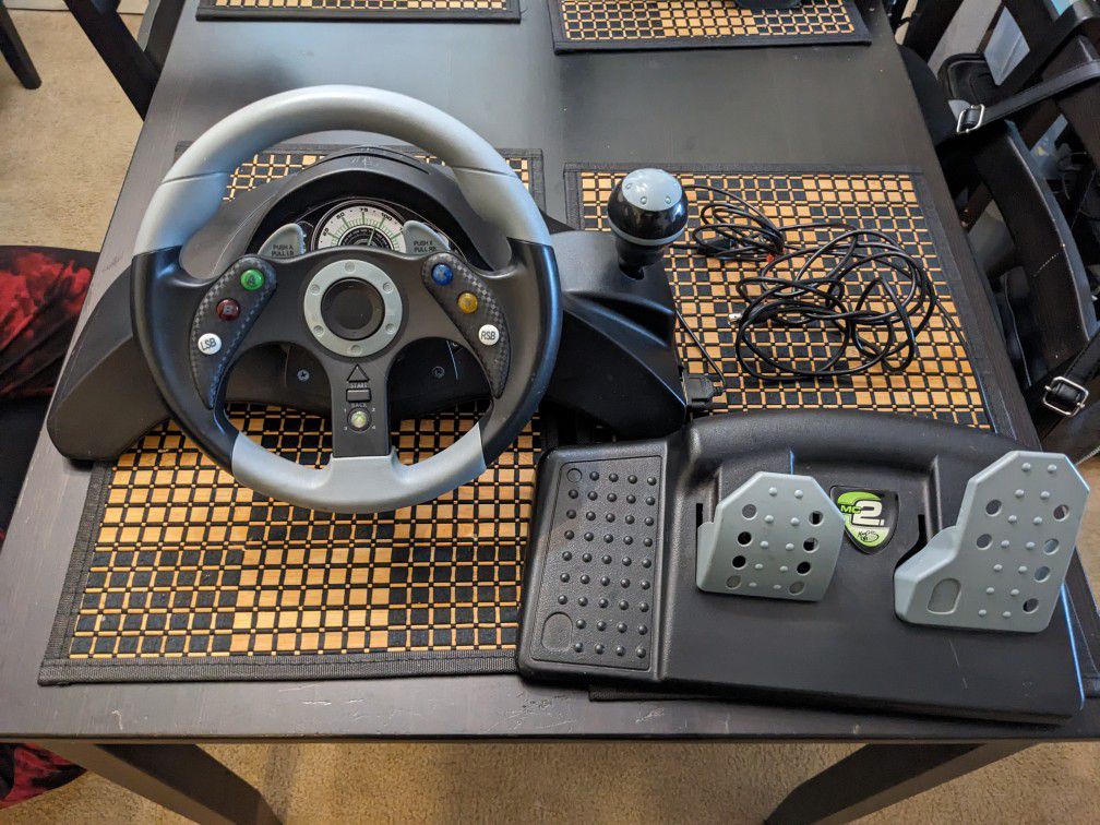 Xbox 360 Steering Wheel With Pedals 