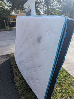 Free top mattress address 2627 Lincoln Street Hollywood, Florida 33020