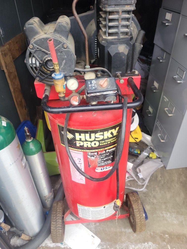 30 Gallon Air Compressor HUSKY PRO for Sale in Temecula, CA OfferUp