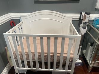 White Mini Crib