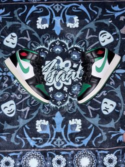 AIR JORDAN 1s MIDS