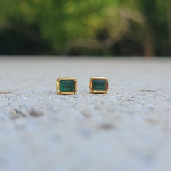 18K Gold Emerald Stud Earrings