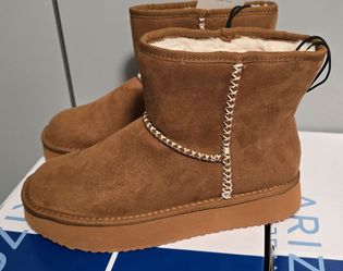 Women's Boots Size 9 New