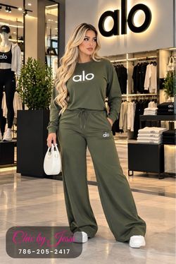 Alo Yoga Two-Piece Sweatsuit Set