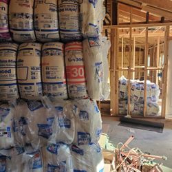 Busco 2 Personas Que Necesiten Trabajar En Área De Ojai