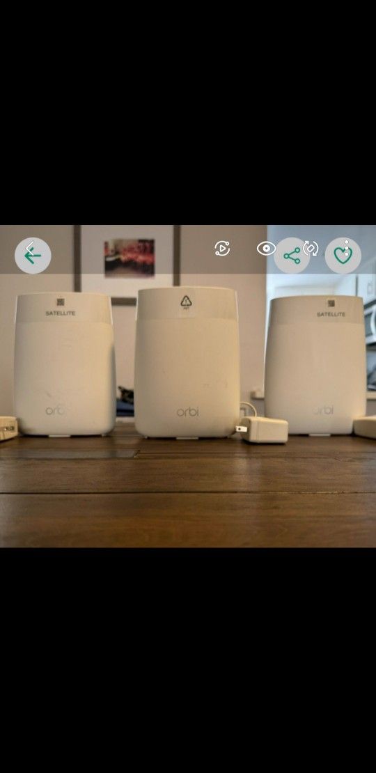 Netgear Orbi RBR50 Router And Satellites