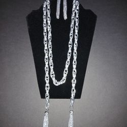 Silver Chain-Linked Necklace with Earrings